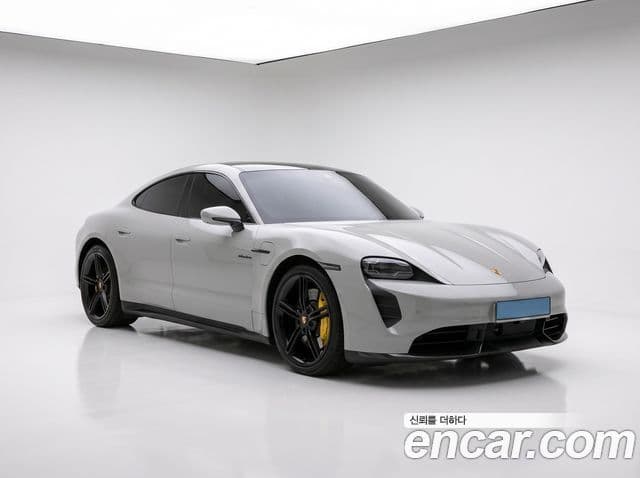 Porsche Taycan 2023 — ფოტო 8/20