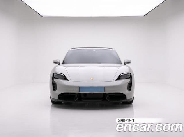 Porsche Taycan 2023 — ფოტო 10/20