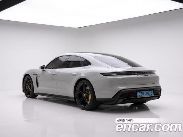 Porsche Taycan 2023 — ფოტო 12/20
