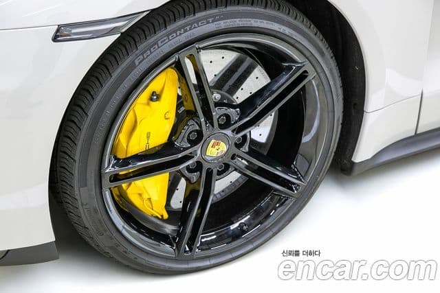 Porsche Taycan 2023 — ფოტო 20/20