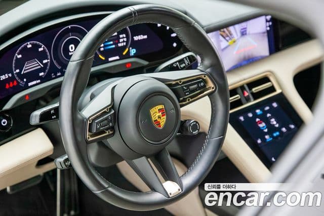 Porsche Taycan 2023 — ფოტო 6/20