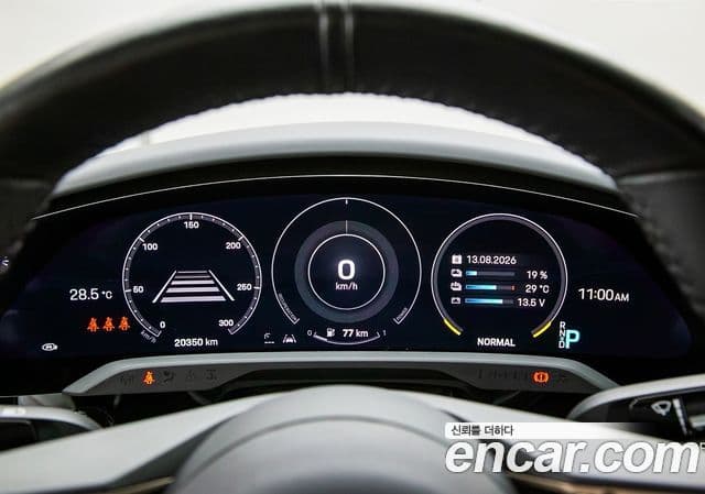 Porsche Taycan 2023 — ფოტო 2/20