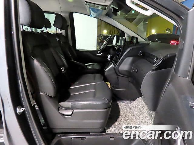 Hyundai Staria 2021 — ფოტო 15/20