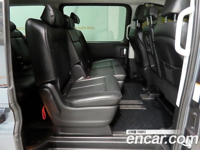 Hyundai Staria 2021 — Photo 8/20