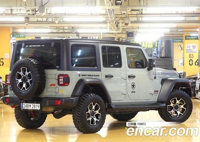 Jeep Wrangler 2023 — Şəkil 16/20
