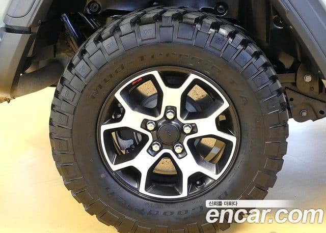 Jeep Wrangler 2023 — Şəkil 15/20