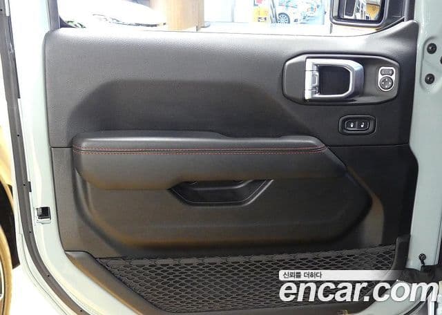 Jeep Wrangler 2023 — Şəkil 17/20