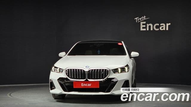 BMW i5 2026 — ფოტო 8/20