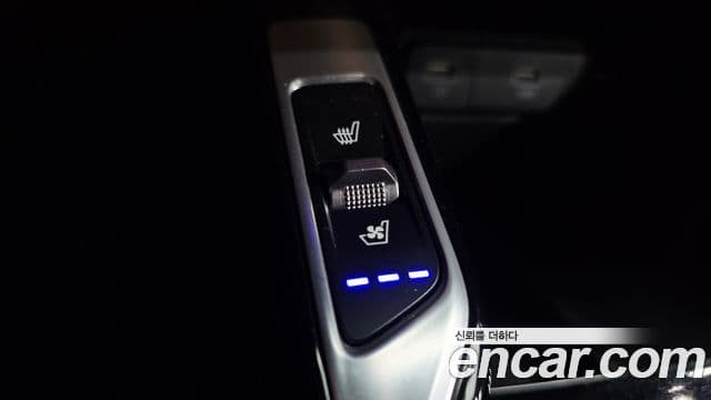 Kia Sorento 2022 — ფოტო 17/20