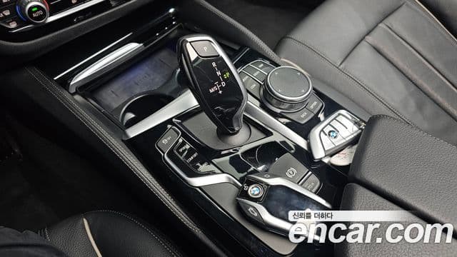 BMW 5 Series 2020 — Фото 9/20