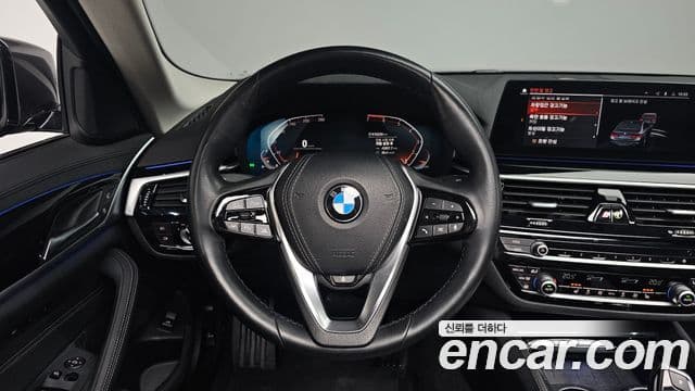 BMW 5 Series 2020 — Фото 14/20