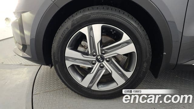 Kia Sorento 2021 — Фото 5/20