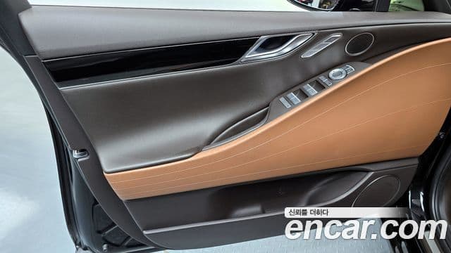 Genesis G80 2022 — Photo 14/36