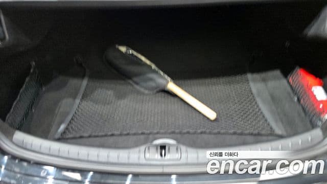 Genesis G80 2022 — Photo 25/36