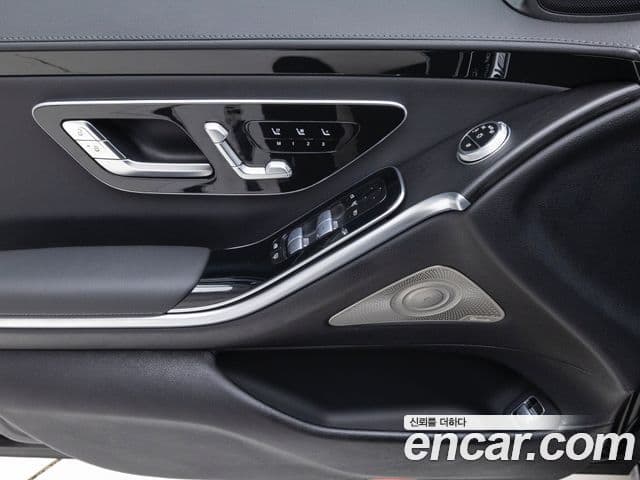 Mercedes-Benz S-Class 2025 — ფოტო 18/20
