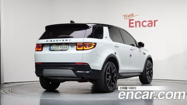Land Rover Discovery Sport 2021 — ფოტო 2/20