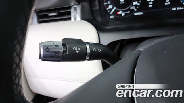 Land Rover Discovery Sport 2021 — Photo 18/36