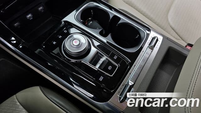 Kia Carnival 2021 — фото 9 из 20