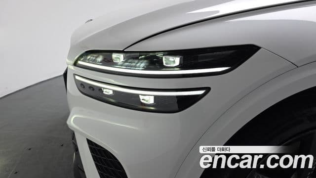 Genesis GV70 2021 — ფოტო 12/35