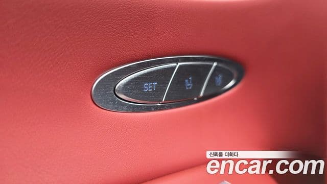Genesis GV70 2021 — ფოტო 18/35