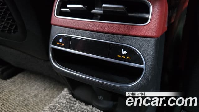 Genesis GV70 2021 — ფოტო 19/35
