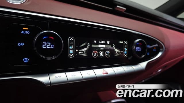 Genesis GV70 2021 — ფოტო 15/35