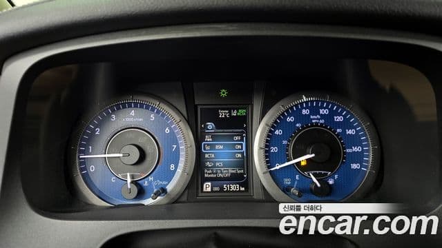 Toyota Sienna 2019 — ფოტო 8/20
