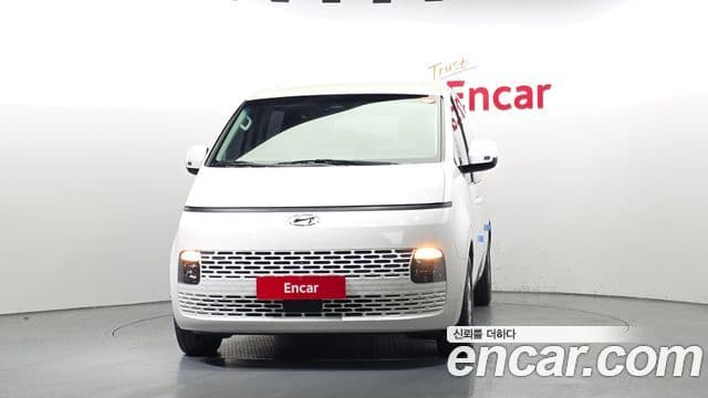 Hyundai Staria 2022 — ფოტო 3/20