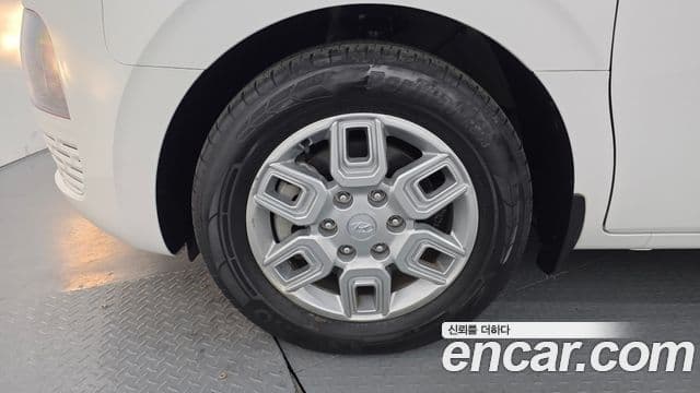 Hyundai Staria 2022 — ფოტო 5/20