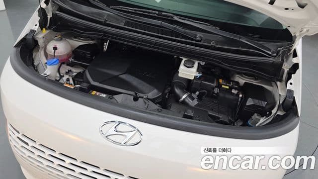Hyundai Staria 2022 — ფოტო 6/20