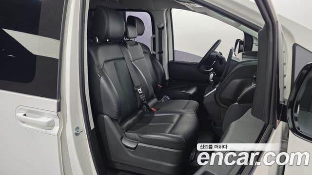 Hyundai Staria 2022 — ფოტო 12/20