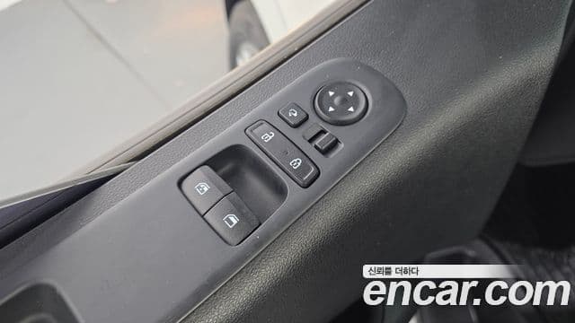 Hyundai Staria 2022 — ფოტო 14/20