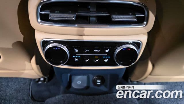 Genesis GV80 2023 — ფოტო 18/20