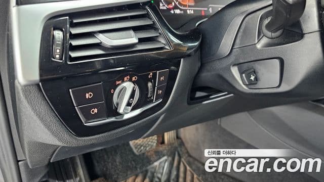 BMW 5 Series 2020 — Фото 14/20