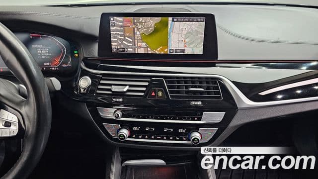 BMW 5 Series 2020 — Фото 16/20