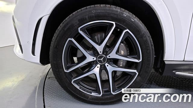 Mercedes-Benz GLE-Class 2023 — ფოტო 2/20