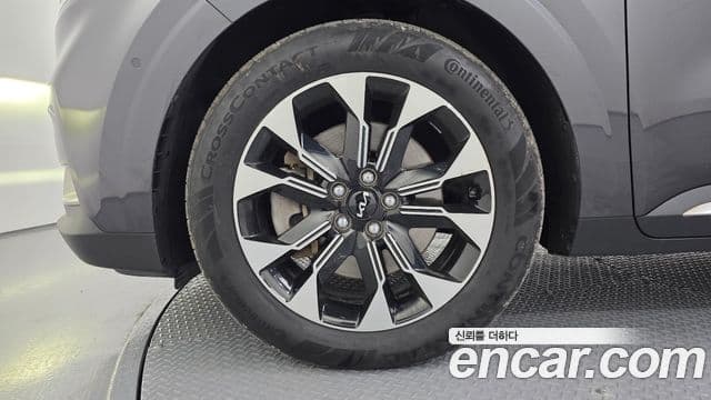 Kia Carnival 2022 — ფოტო 5/20