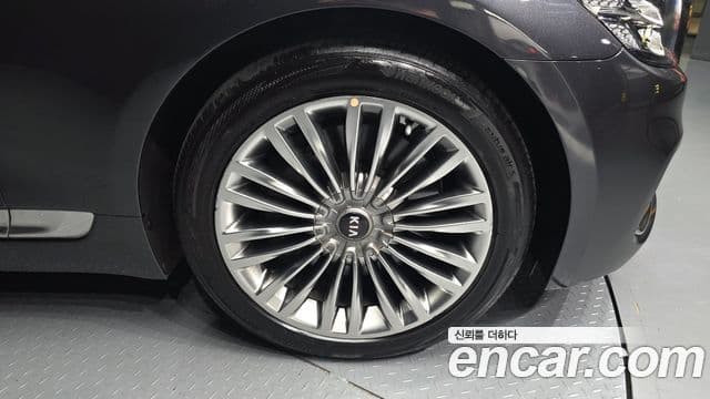 Kia The K9 2019 — Photo 27/32