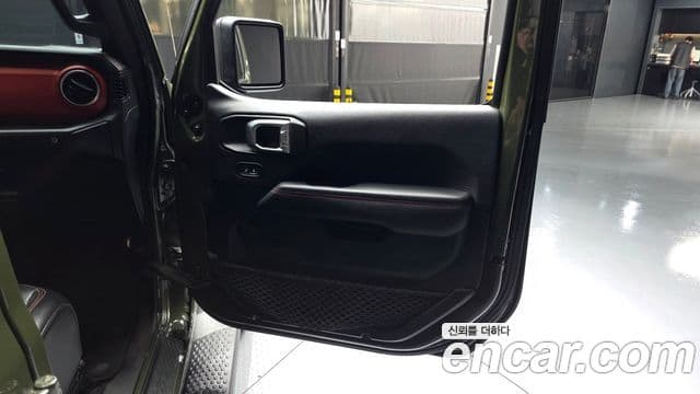 Jeep Wrangler 2020 — Şəkil 26/30
