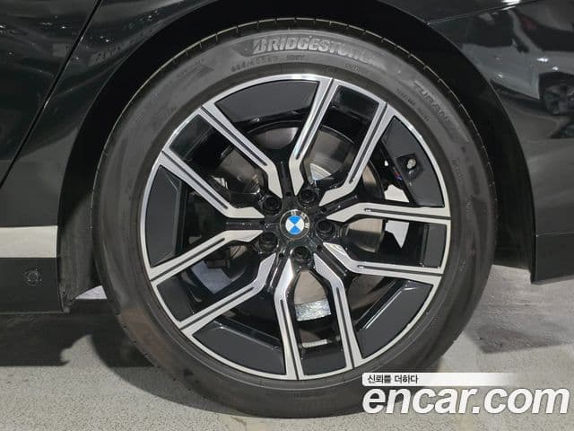 BMW 7 Series 2025 — ფოტო 4/20