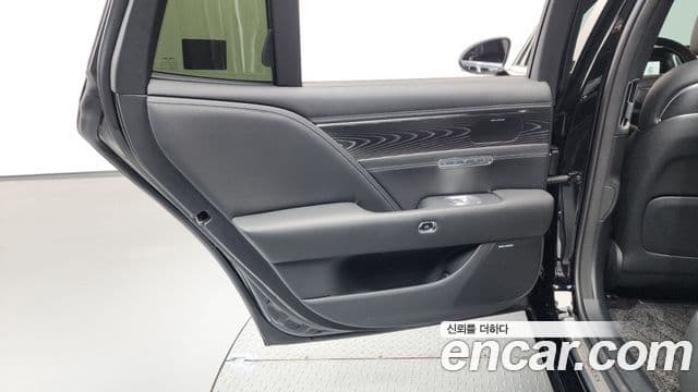 Genesis G90 2022 — Photo 2/43