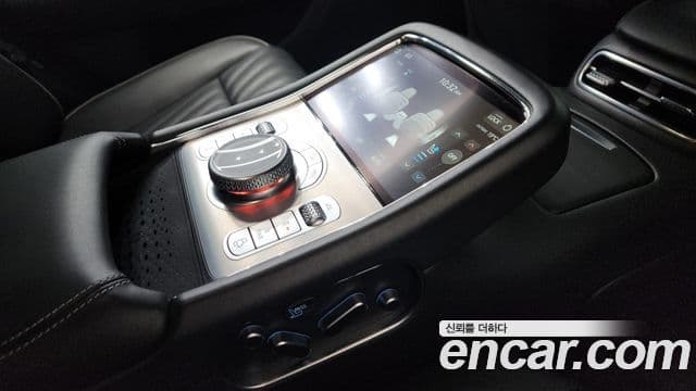 Genesis G90 2022 — Photo 26/43