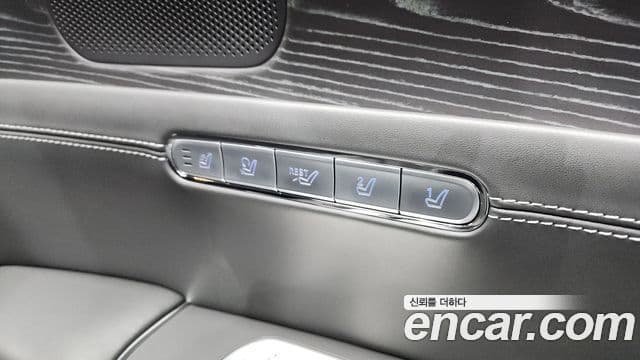Genesis G90 2022 — Photo 43/43