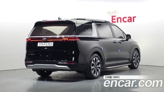 Kia Carnival 2021 — Şəkil 17/32