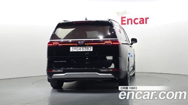 Kia Carnival 2021 — Şəkil 25/32