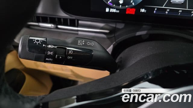 Kia Carnival 2021 — Şəkil 18/32