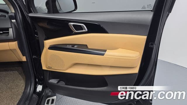 Kia Carnival 2021 — Şəkil 22/32