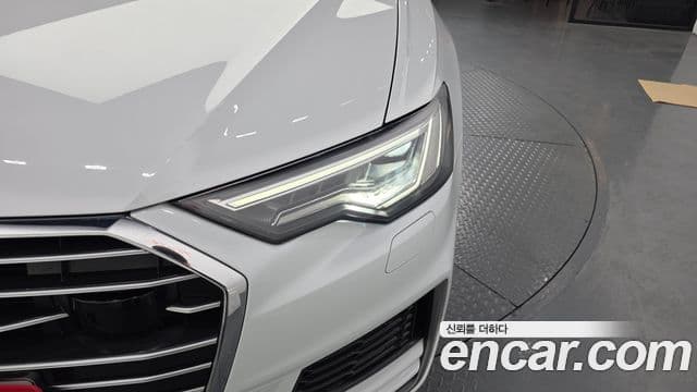 Audi A6 2020 — ფოტო 15/33