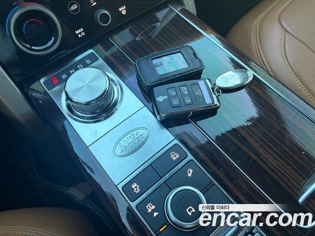 Land Rover Range Rover 2018 — Şəkil 8/15