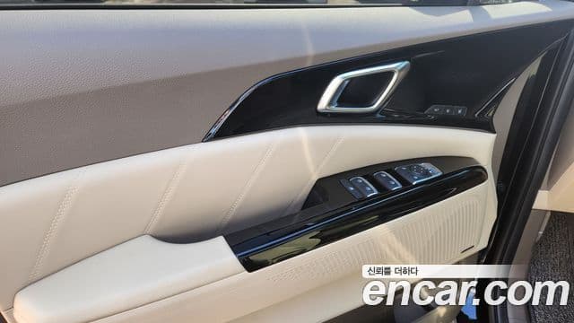Kia Carnival 2022 — Photo 19/20